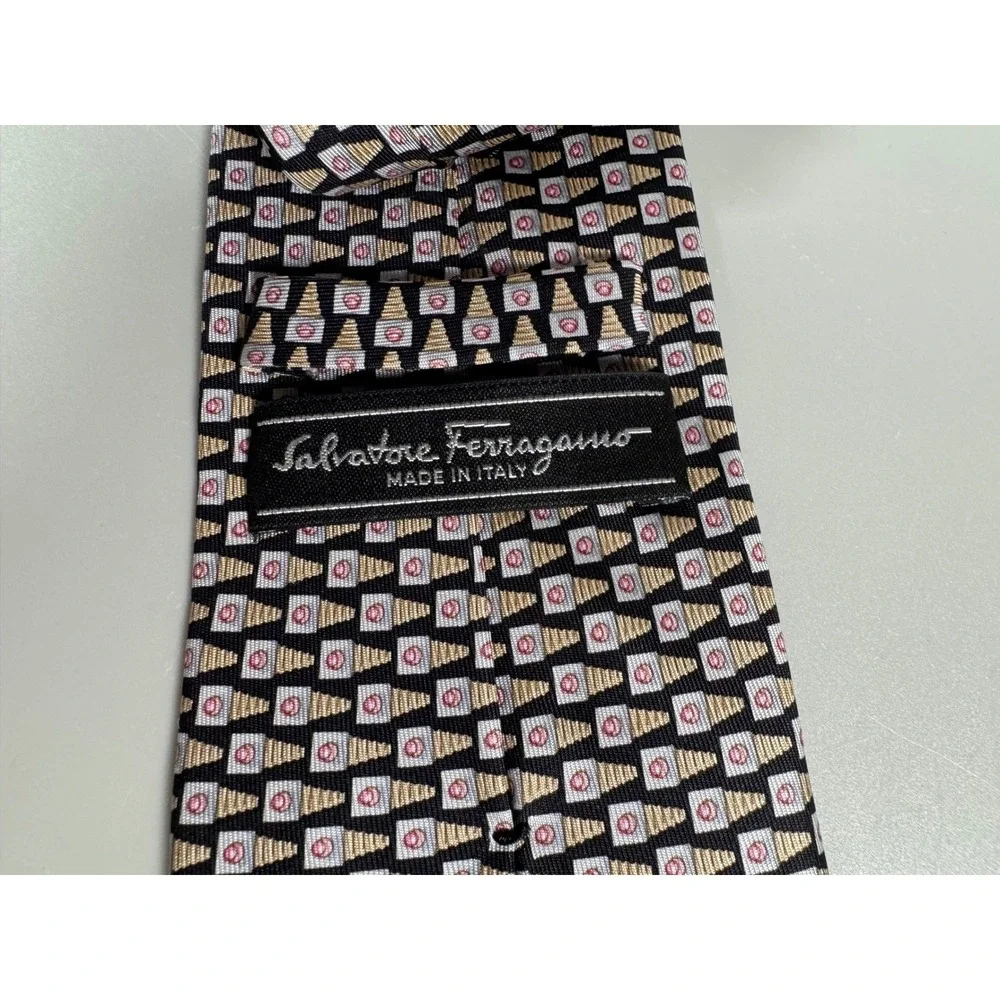 Salvatore Ferragamo Mens Silk Tie Black‎ Geometric Made in Italy